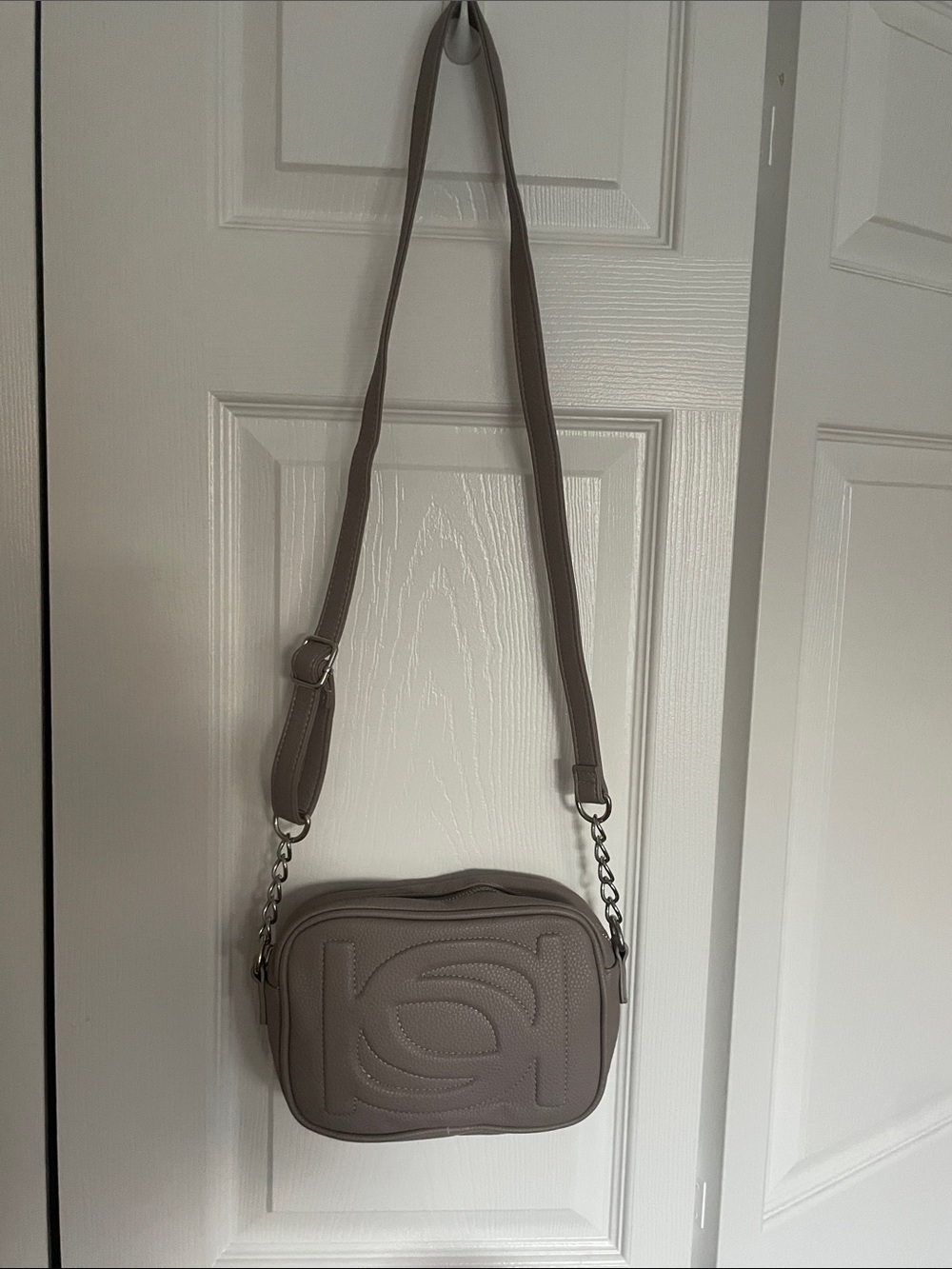 Bebe adjustable crossover bag, new, never used.